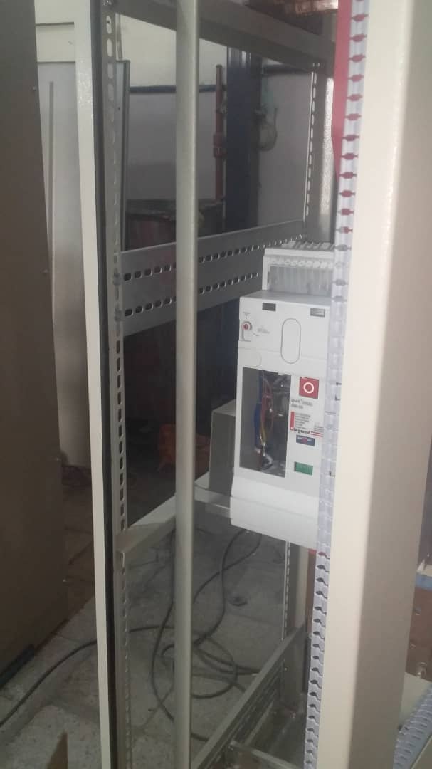 طراحی و ساخت و نصب تابلو های قدرت و فرمان