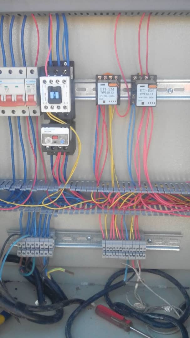 طراحی و ساخت و نصب تابلو های قدرت و فرمان